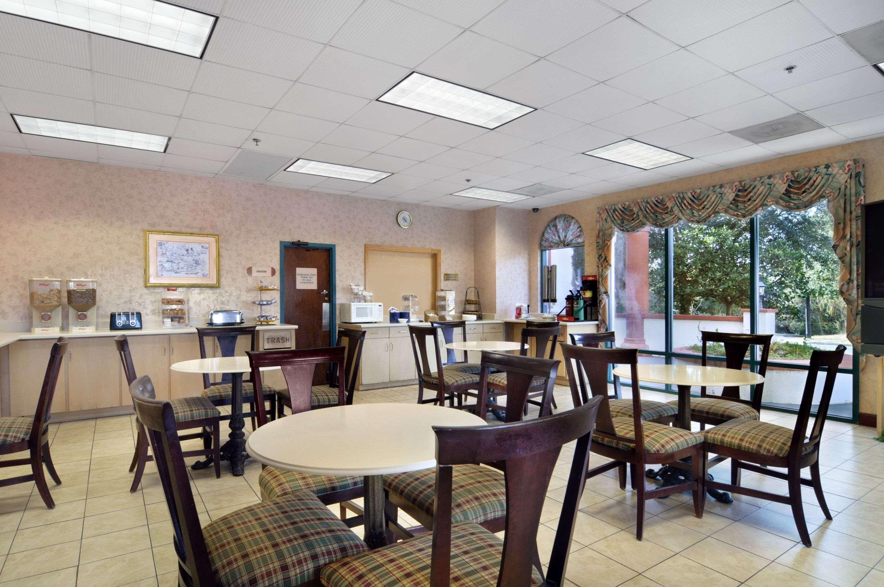 Motel 6 Savannah Ga Gateway & I95 Exteriör bild