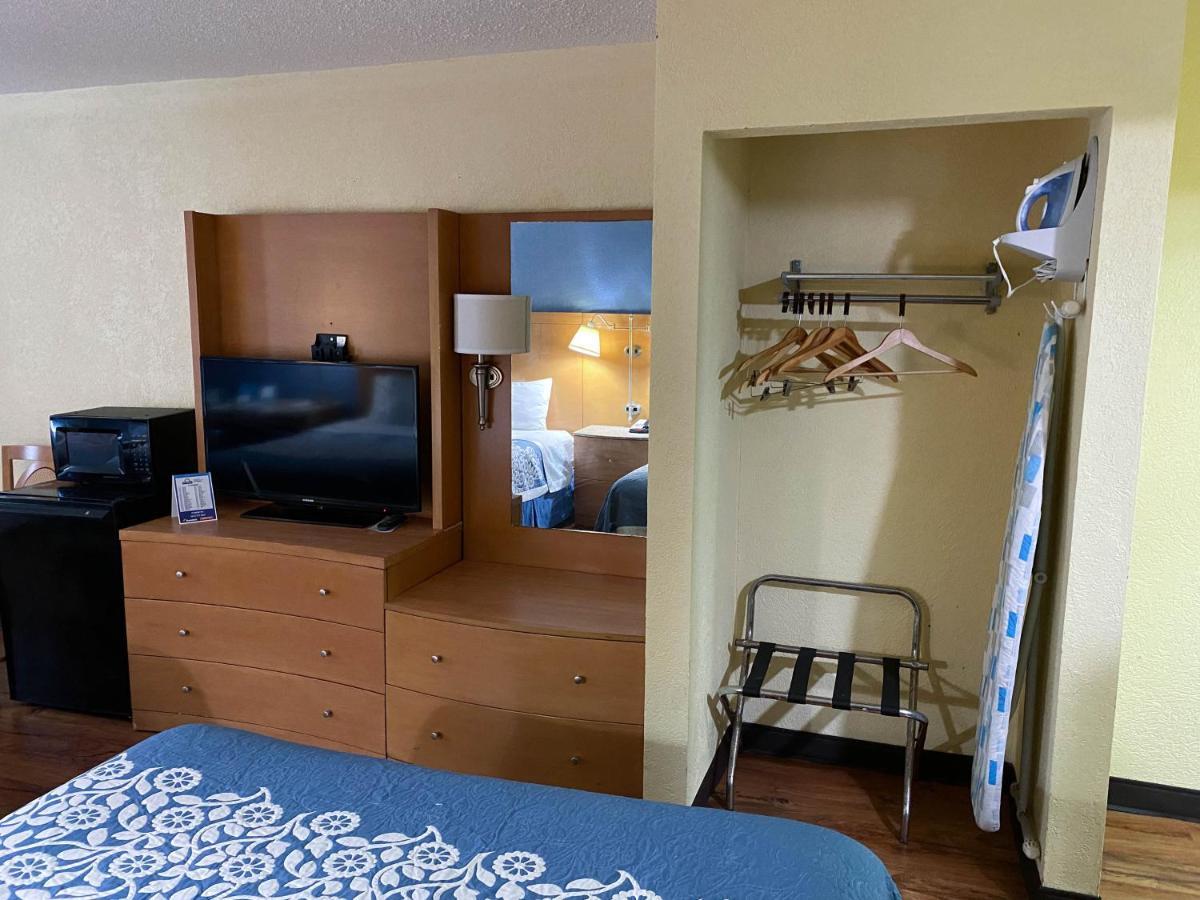 Motel 6 Savannah Ga Gateway & I95 Exteriör bild