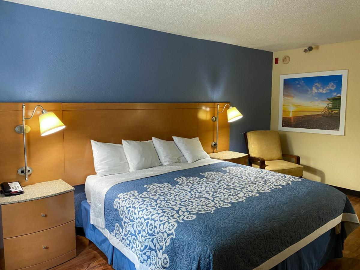 Motel 6 Savannah Ga Gateway & I95 Exteriör bild
