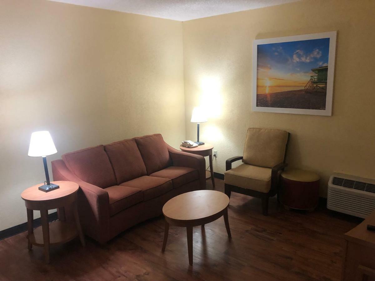 Motel 6 Savannah Ga Gateway & I95 Exteriör bild